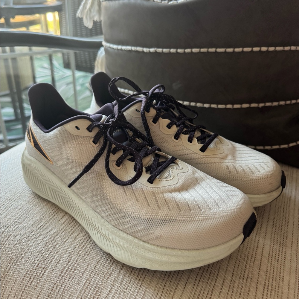Womens Altra Experience Form Sneaker